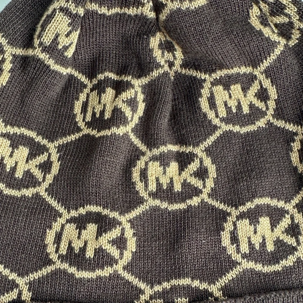 Michael Kors || Woman’s SIGNATURE MK BEANIE Winter Hat Gold and brown ones size